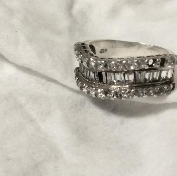 Ross Simons Baguette and round diamond ring - Picture 3 of 5
